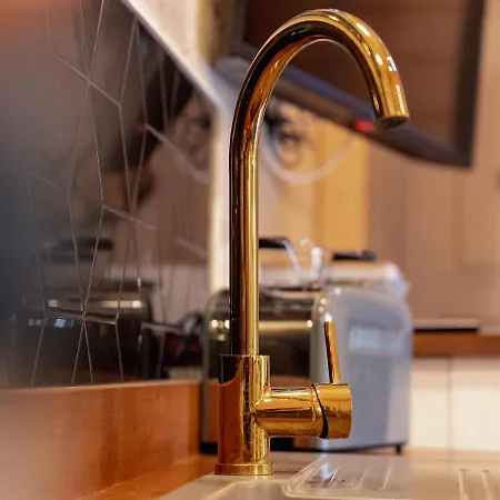 木屋 White & Black