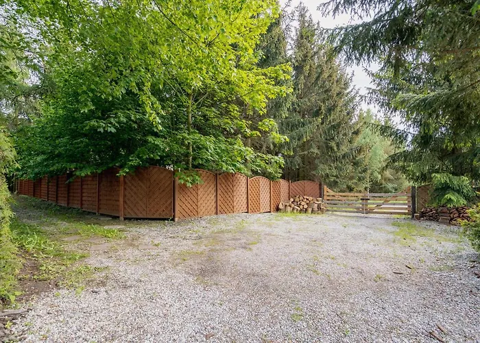 White & Black Chalet Kolczewo